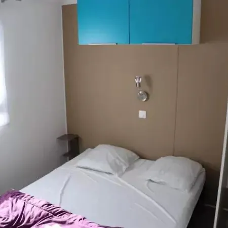 Holiday home Mobilhome 4 Etoiles - Piscine - Eeaie0 *